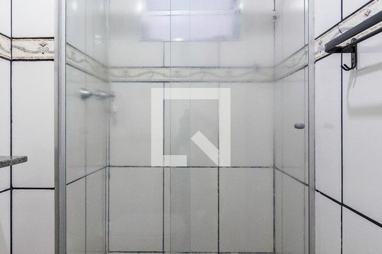 Banheiro Social de apartamento para alugar com 2 quartos, 48m² em Jardim Paris, São Paulo