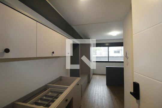 Studio de kitnet/studio à venda com 1 quarto, 30m² em Boa Vista, Porto Alegre