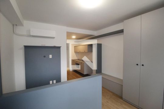 Studio de kitnet/studio à venda com 1 quarto, 30m² em Boa Vista, Porto Alegre