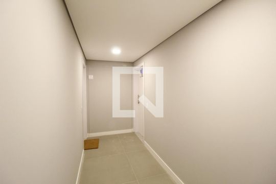 Corredor de apartamento à venda com 2 quartos, 70m² em Moinhos de Vento, Porto Alegre