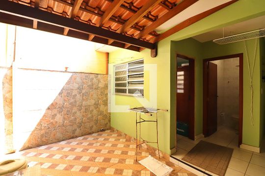 Quintal de casa à venda com 3 quartos, 216m² em Vila Alves Dias, São Bernardo do Campo