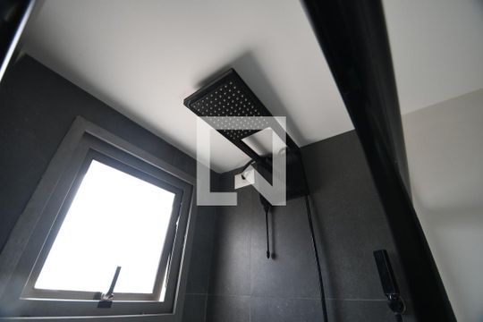 Banheiro de apartamento para alugar com 1 quarto, 40m² em Cambuí, Campinas