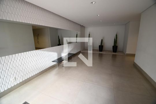 Hall social de apartamento para alugar com 1 quarto, 40m² em Cambuí, Campinas