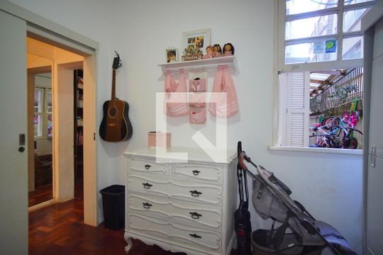 Quarto 1 de apartamento à venda com 3 quartos, 100m² em Bom Fim, Porto Alegre