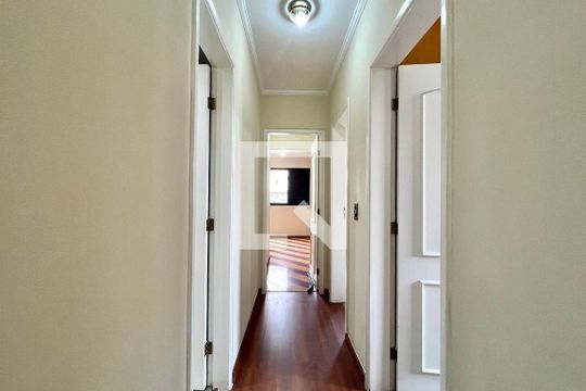 Corredor de apartamento à venda com 3 quartos, 70m² em Vila da Saúde, São Paulo