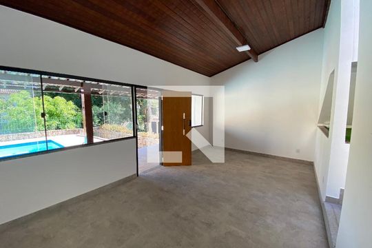 Hall de Entrada  de casa de condomínio para alugar com 5 quartos, 330m² em Anil, Rio de Janeiro