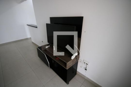 Sala de apartamento para alugar com 1 quarto, 59m² em Maracanã, Praia Grande