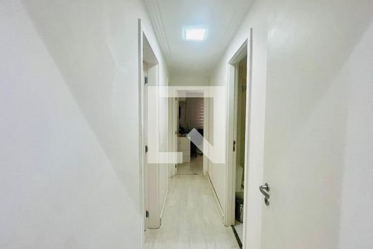 Corredor interno de apartamento à venda com 3 quartos, 114m² em Vila Santo Antonio, Guarulhos