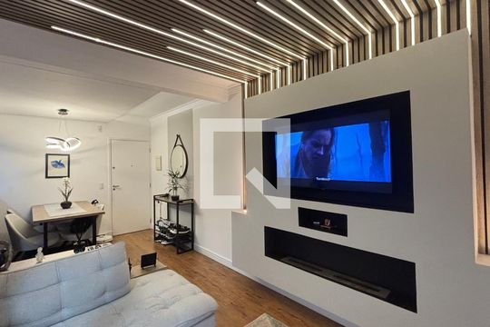 Sala de apartamento à venda com 2 quartos, 70m² em Jardim Bela Vista, Santo André