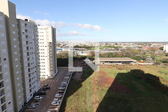 Vistada Janela da Sala de apartamento à venda com 2 quartos, 50m² em Humaitá, Porto Alegre