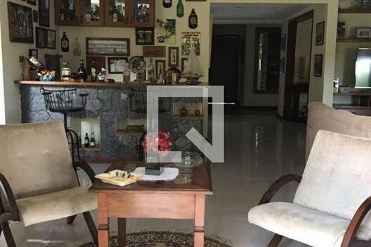 Casa à venda com 4 quartos, 700m² em Santo Amaro, São Paulo