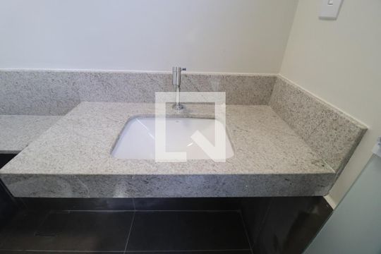 Lavabo da Sala de casa de condomínio para alugar com 3 quartos, 120m² em Aclimação, Uberlândia