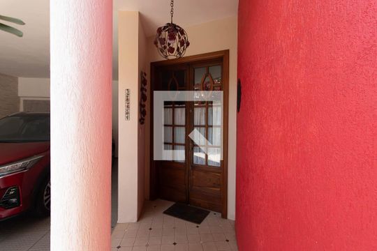 Entrada de casa à venda com 4 quartos, 360m² em Vila Albertina, São Paulo