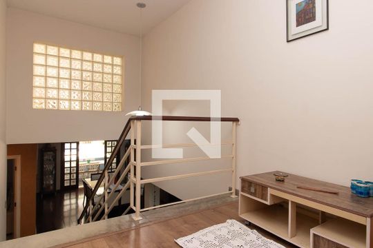 Hall dos Quartos de casa à venda com 4 quartos, 360m² em Vila Albertina, São Paulo