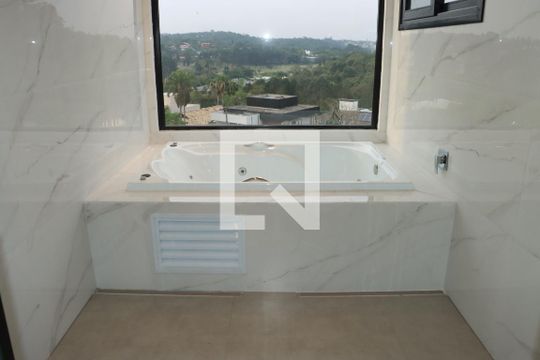 Banheiro da Suíte 1 de casa de condomínio para alugar com 4 quartos, 484m² em São Paulo Ii, Cotia