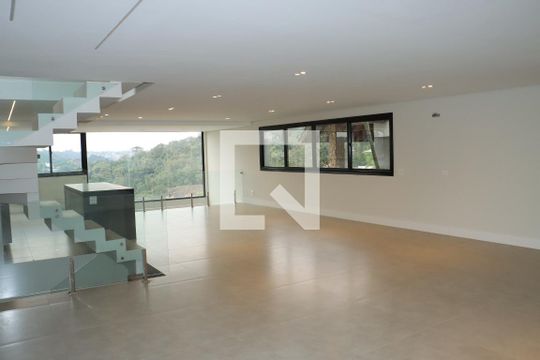 Sala 1 de casa de condomínio para alugar com 4 quartos, 484m² em São Paulo Ii, Cotia