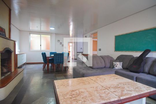 Sala de casa para alugar com 3 quartos, 490m² em Vila Nova, Novo Hamburgo