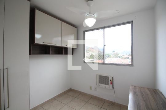 Quarto 1 de apartamento à venda com 3 quartos, 60m² em Taquara, Rio de Janeiro