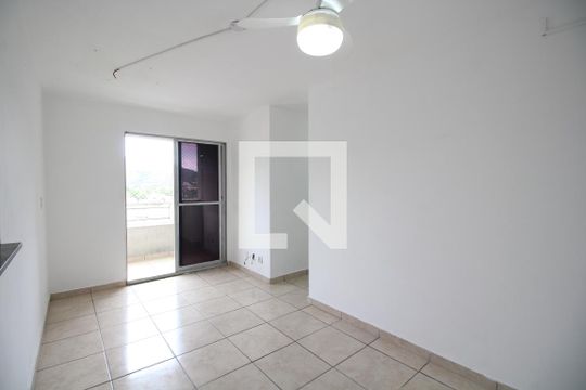 Sala de apartamento à venda com 3 quartos, 60m² em Taquara, Rio de Janeiro