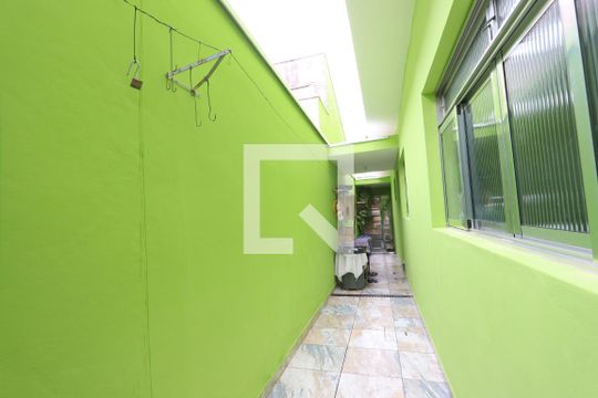 Quintal de casa à venda com 3 quartos, 117m² em Vila Tolstoi, São Paulo