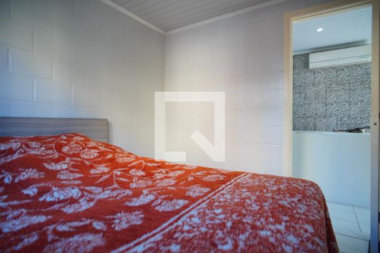 Quarto 1 de apartamento para alugar com 2 quartos, 34m² em Rubem Berta, Porto Alegre