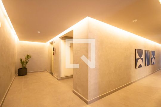Hall de Entrada de apartamento para alugar com 1 quarto, 38m² em Centro, Osasco
