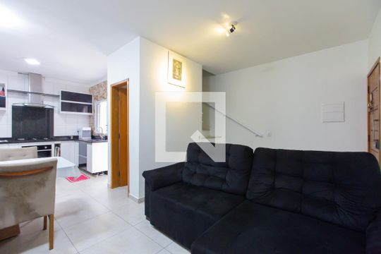 Sala de casa de condomínio à venda com 3 quartos, 120m² em Cidade Antônio Estêvão de Carvalho, São Paulo