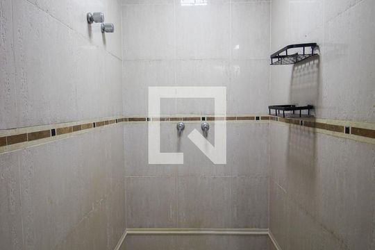 Banheiro da Suíte 5 de casa para alugar com 5 quartos, 1200m² em Jardim Leonor, São Paulo