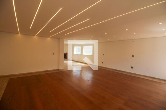 Sala 2 de casa para alugar com 5 quartos, 1200m² em Jardim Leonor, São Paulo