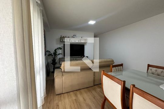 Sala de apartamento para alugar com 3 quartos, 120m² em Empresarial 18 do Forte, Barueri