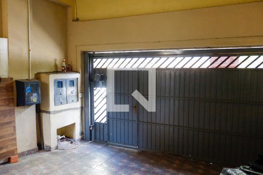 Garagem de casa à venda com 3 quartos, 125m² em Santa Maria, Osasco