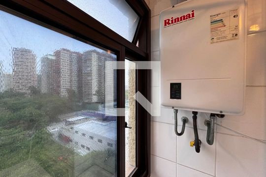 Cozinha e Área de Serviço de apartamento para alugar com 2 quartos, 70m² em Barra da Tijuca, Rio de Janeiro
