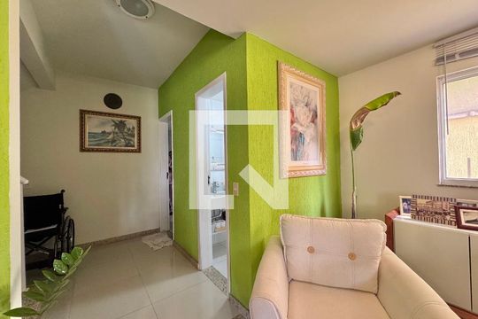 Sala de casa de condomínio à venda com 3 quartos, 150m² em Vargem Grande, Rio de Janeiro