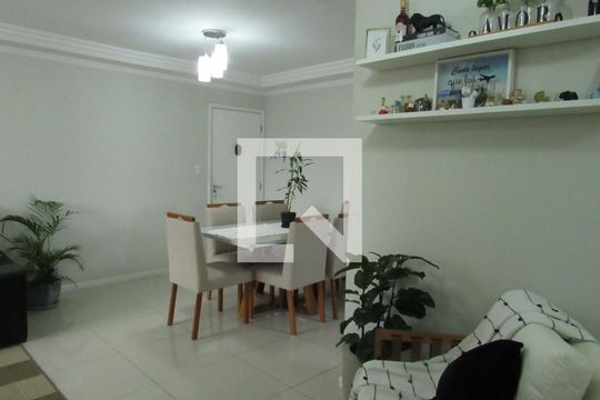 Sala de apartamento à venda com 3 quartos, 73m² em Jaguaribe, Osasco