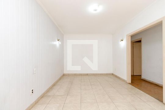 Sala de casa para alugar com 3 quartos, 140m² em Jardim das Acácias, São Paulo