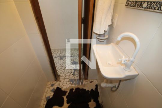 Lavabo de casa para alugar com 6 quartos, 170m² em Santana, São Paulo
