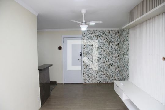 Sala de apartamento para alugar com 2 quartos, 58m² em Picanço, Guarulhos
