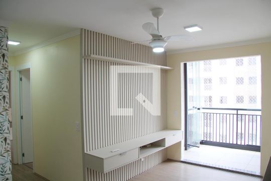 Sala de apartamento para alugar com 2 quartos, 58m² em Picanço, Guarulhos