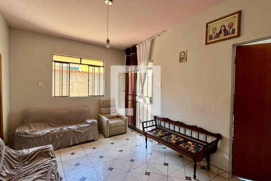 sala de casa à venda com 5 quartos, 145m² em São Geraldo, Belo Horizonte