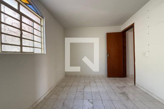 Casa à venda com 2 quartos, 360m² em Parque Sao Jose, Belo Horizonte