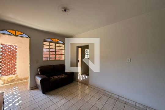 Casa à venda com 2 quartos, 360m² em Parque Sao Jose, Belo Horizonte