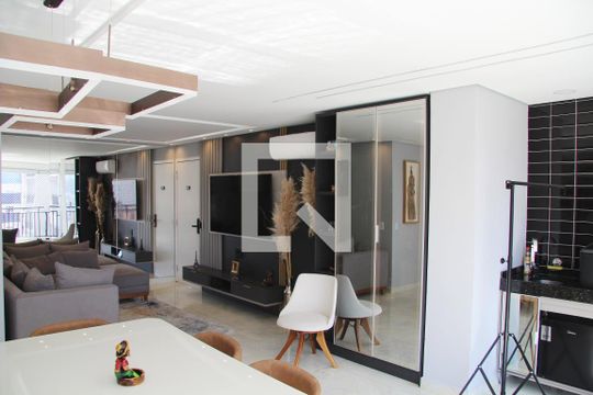 Sala  de apartamento à venda com 2 quartos, 83m² em Picanço, Guarulhos
