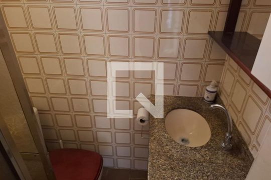 Banheiro de apartamento à venda com 2 quartos, 50m² em Parque Monteiro Soares, São Paulo