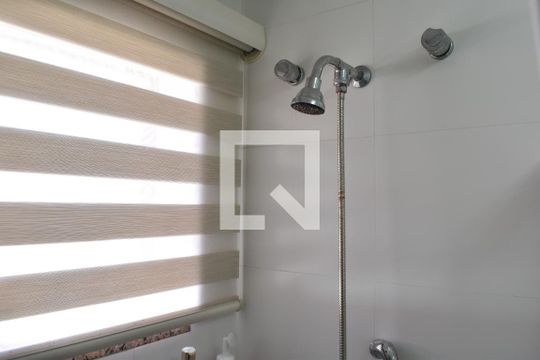Banheiro da Suíte 3 de casa de condomínio à venda com 4 quartos, 319m² em Santa Cândida, Curitiba