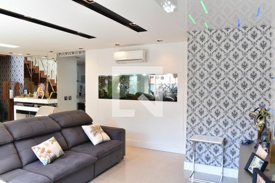 Sala de Estar de casa de condomínio à venda com 4 quartos, 319m² em Santa Cândida, Curitiba