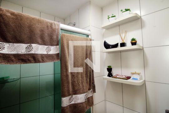 Banheiro Social de apartamento à venda com 2 quartos, 50m² em Colégio, Rio de Janeiro