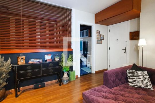 Sala de apartamento à venda com 1 quarto, 62m² em Barra da Tijuca, Rio de Janeiro