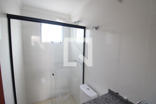 Banheiro de apartamento para alugar com 1 quarto, 23m² em Vila Nivi, São Paulo