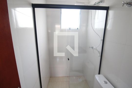 Banheiro de apartamento para alugar com 1 quarto, 23m² em Vila Nivi, São Paulo