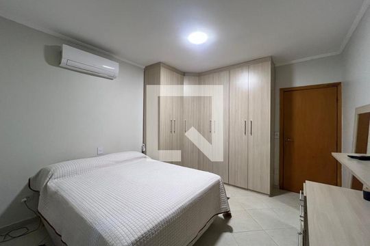 Quarto 3 de casa à venda com 3 quartos, 257m² em Vila Constança, São Paulo